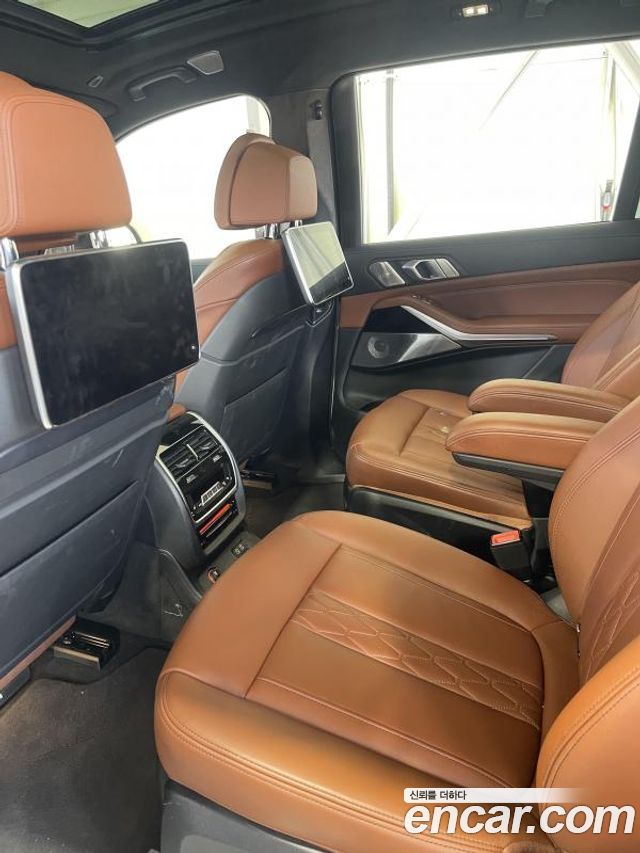 BMW X7 2021 — photo 10