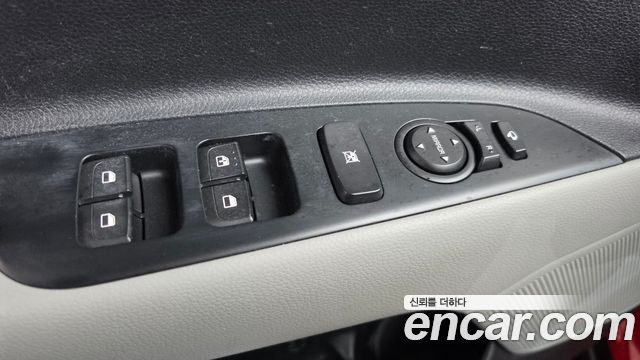 Kia Stonic 2018 — photo 32