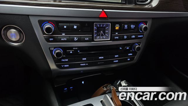 Genesis G80 2018 — photo 22