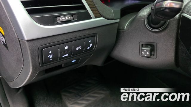 Genesis G80 2018 — photo 23