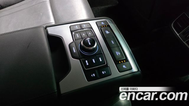 Genesis G80 2018 — photo 24