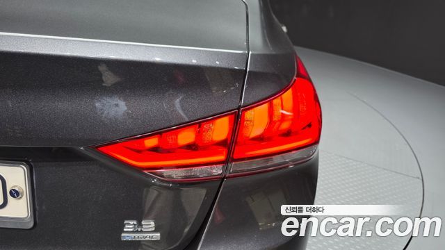 Genesis G80 2018 — photo 9