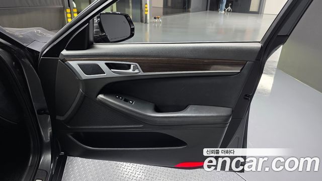 Genesis G80 2018 — photo 15