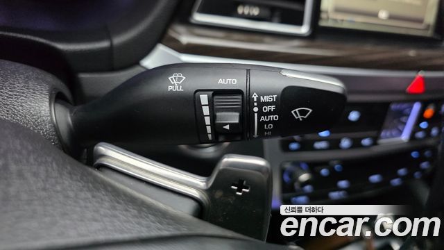 Genesis G80 2018 — photo 31