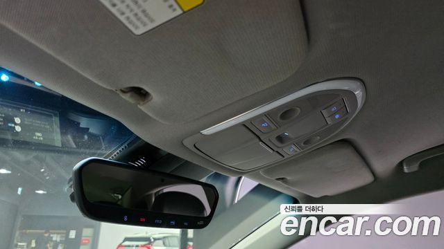 Genesis G80 2018 — photo 32