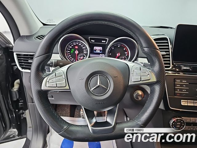 Mercedes-Benz GLE-Class 2018 — photo 8