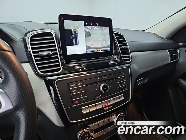 Mercedes-Benz GLE-Class 2018 — photo 9
