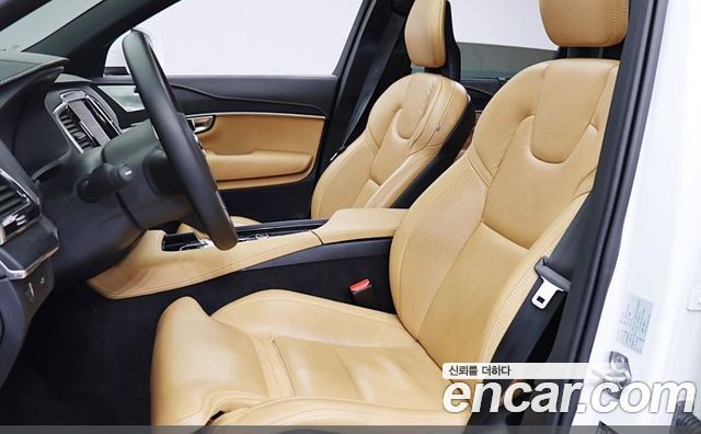 Volvo XC90 2021 — photo 15