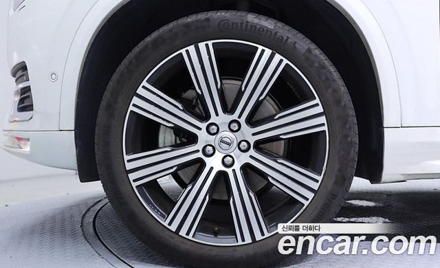 Volvo XC90 2021 — photo 18