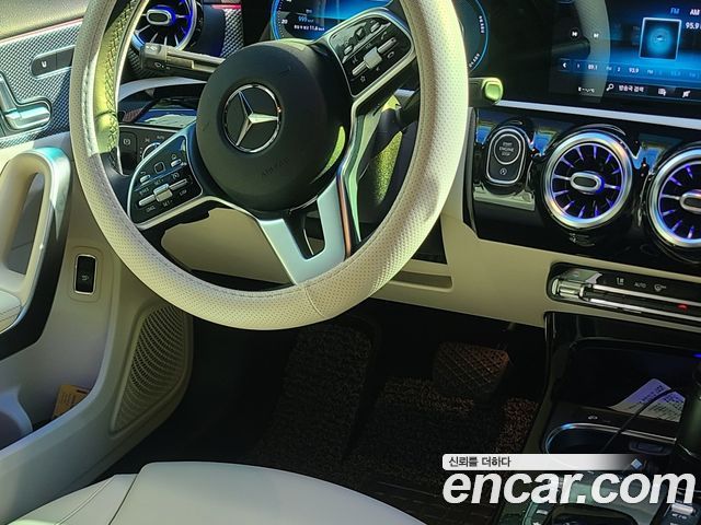 Mercedes-Benz A-Class 2021 — photo 6