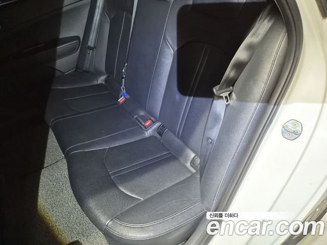 Kia K5 2016 — photo 12