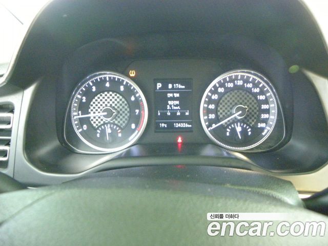 Hyundai AVANTE 2019 — photo 11