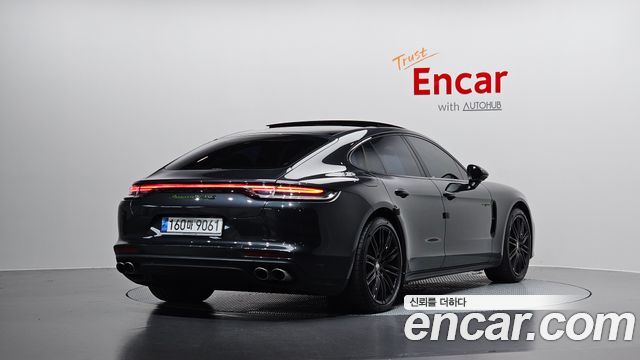 Porsche Panamera 2018 — photo 2