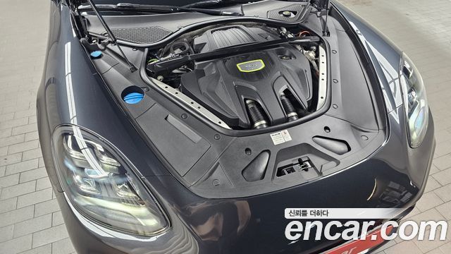 Porsche Panamera 2018 — photo 6