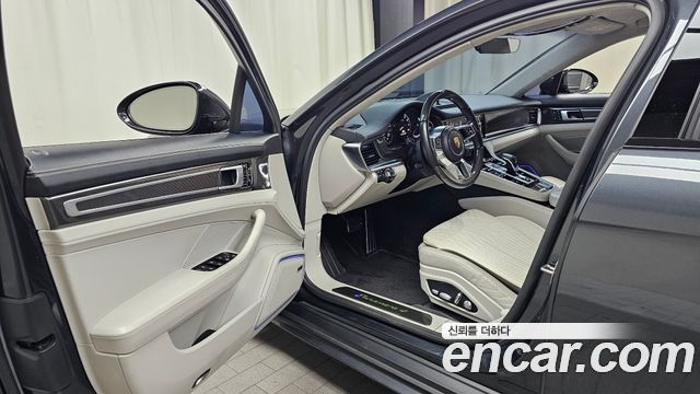 Porsche Panamera 2018 — photo 13