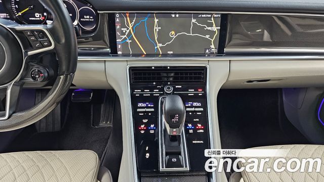 Porsche Panamera 2018 — photo 18