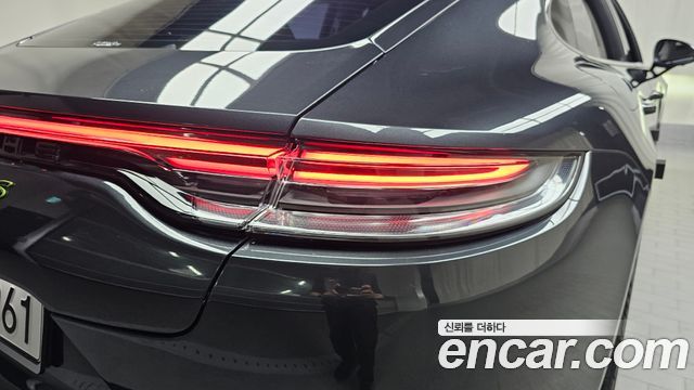Porsche Panamera 2018 — photo 9