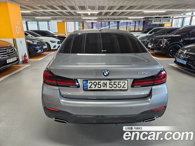 BMW 5-Series 2023 — photo 5