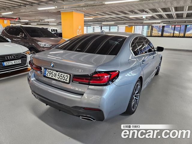 BMW 5-Series 2023 — photo 6