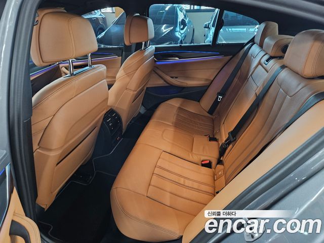 BMW 5-Series 2023 — photo 12