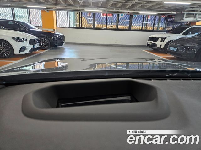 BMW 5-Series 2023 — photo 15