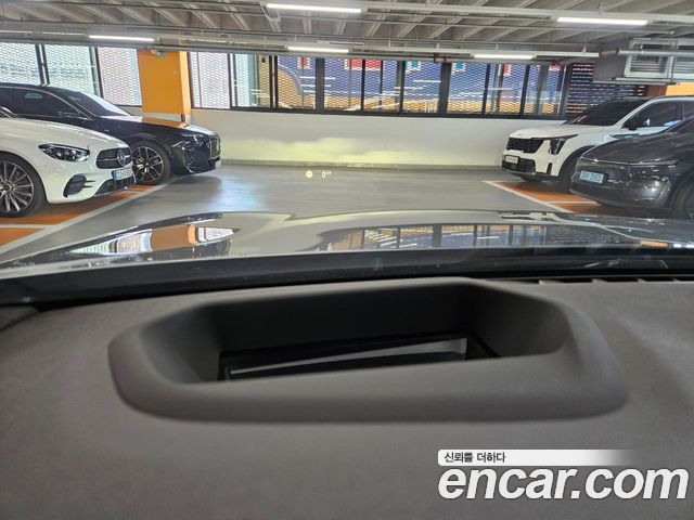 BMW 5-Series 2023 — photo 18