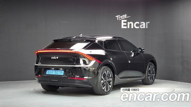 Kia EV6 2023 — photo 2