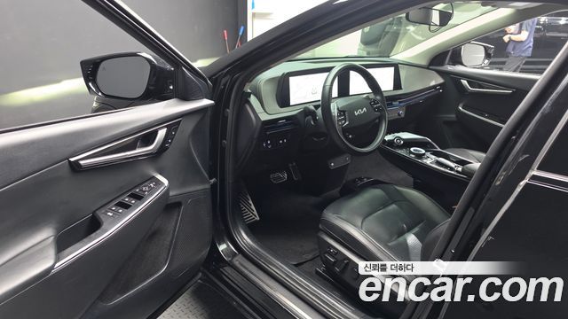 Kia EV6 2023 — photo 13