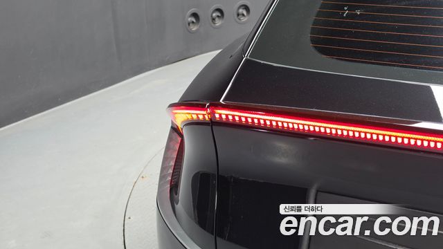 Kia EV6 2023 — photo 9