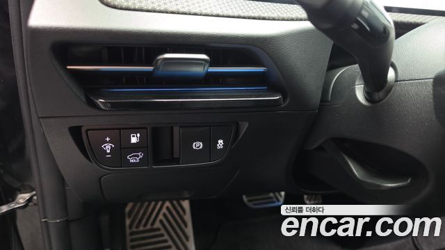 Kia EV6 2023 — photo 28