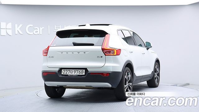 Volvo XC40 2021 — photo 4