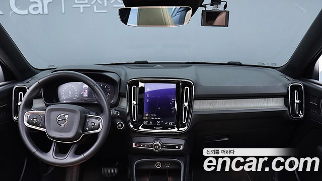 Volvo XC40 2021 — photo 15