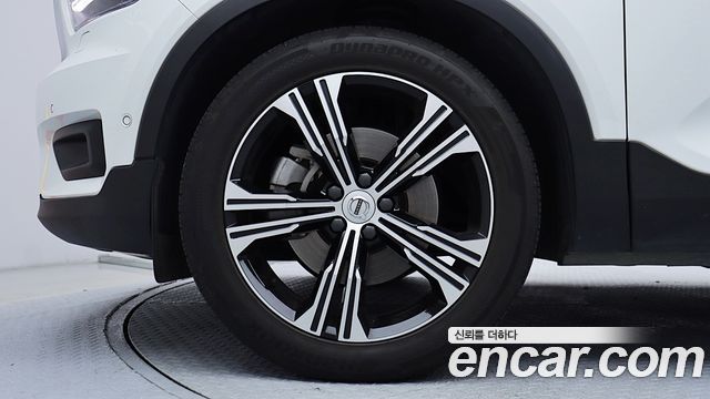 Volvo XC40 2021 — photo 18