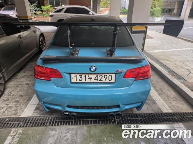 BMW M3 2010 — photo 3