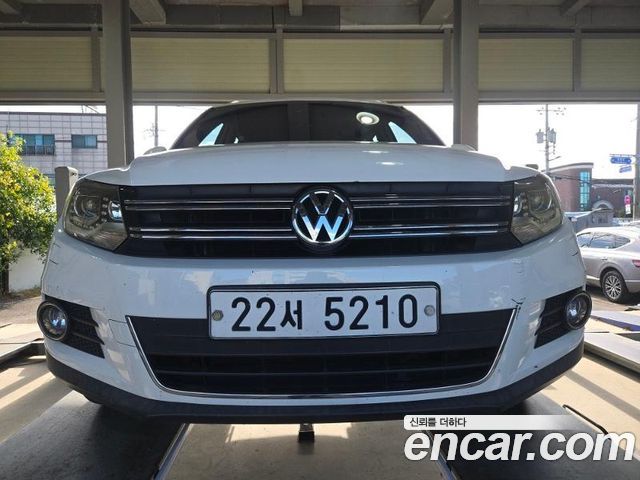 Volkswagen Tiguan 2015 — photo 1
