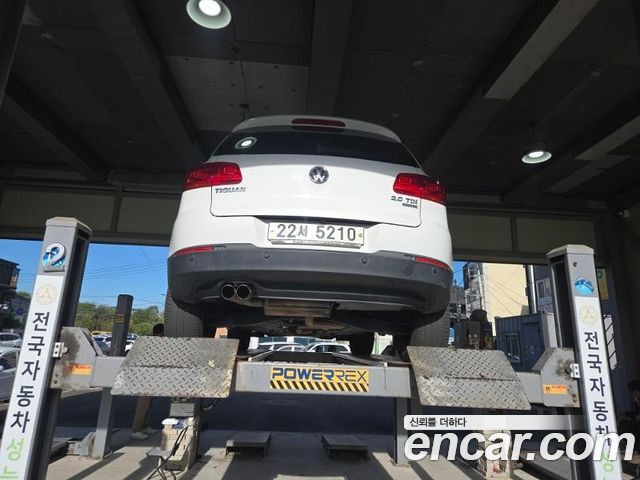 Volkswagen Tiguan 2015 — photo 2