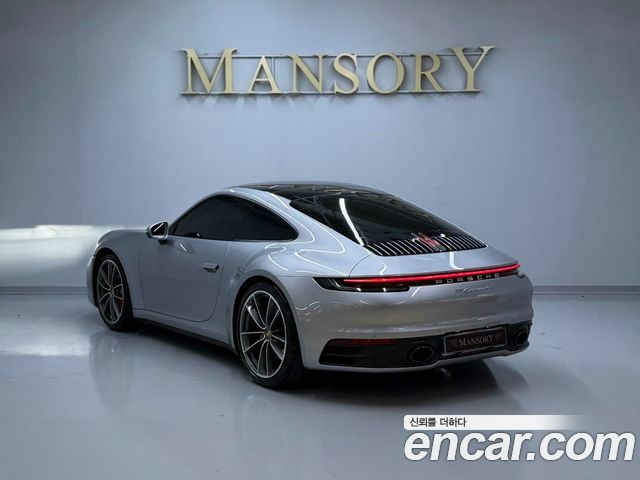 Porsche 911 2020 — photo 2