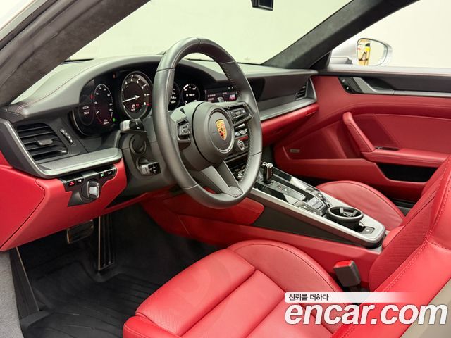 Porsche 911 2020 — photo 7