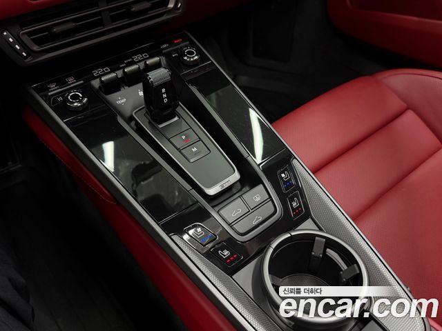 Porsche 911 2020 — photo 9