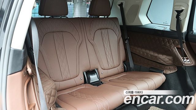 BMW X7 2021 — photo 9
