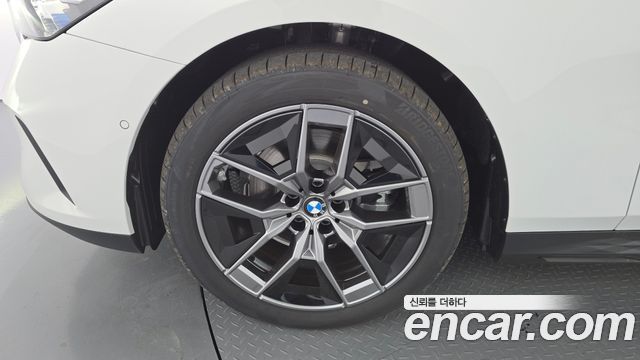 BMW 5-Series 2026 — photo 5
