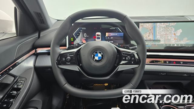 BMW 5-Series 2026 — photo 20