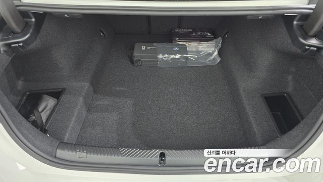 BMW 5-Series 2026 — photo 24