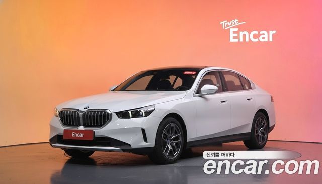 BMW 5-Series 2026 — photo 1