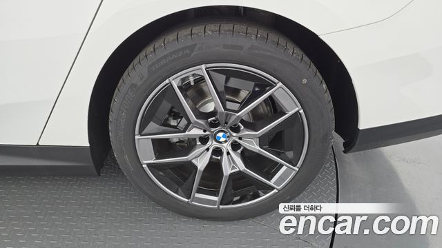 BMW 5-Series 2026 — photo 7