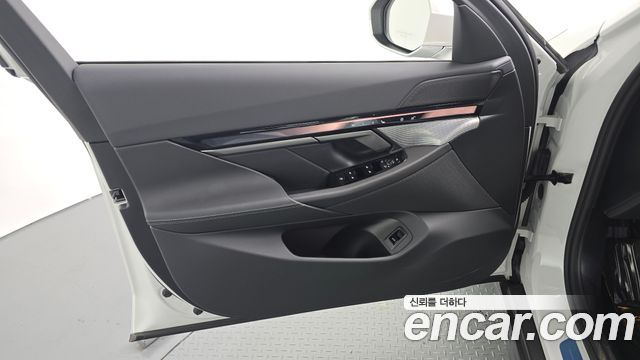 BMW 5-Series 2026 — photo 14