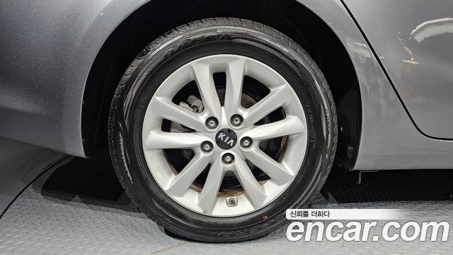 Kia K3 2016 — photo 5