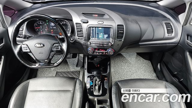 Kia K3 2016 — photo 10