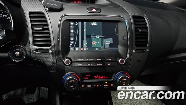 Kia K3 2016 — photo 20
