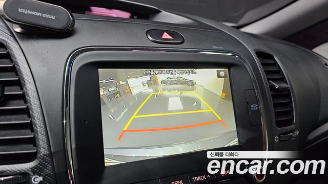 Kia K3 2016 — photo 22